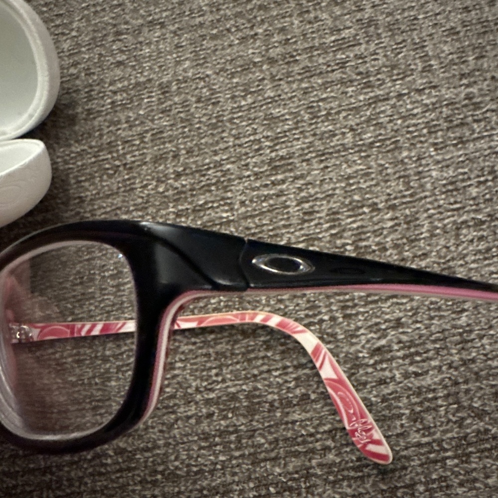 Oakley Glasses - Picture 4 of 6